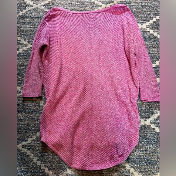 Express Size M V-neck Sweeter Pink/White - Picture 4 of 4